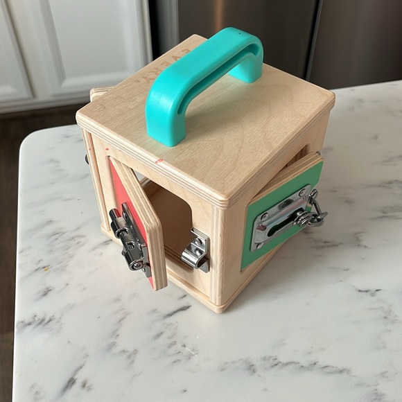 Lovevery Lockbox - Picture 3 of 3